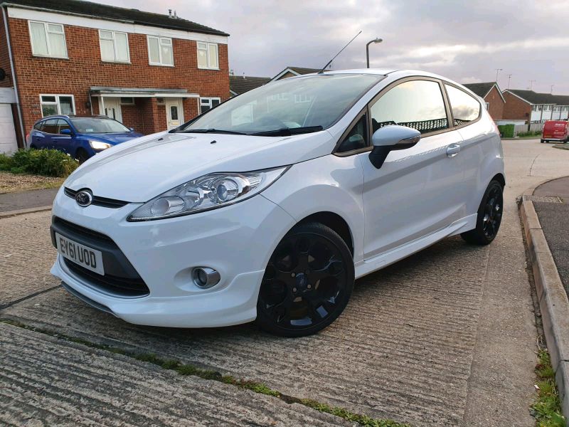 2011 Ford Fiesta 1.6 image 2