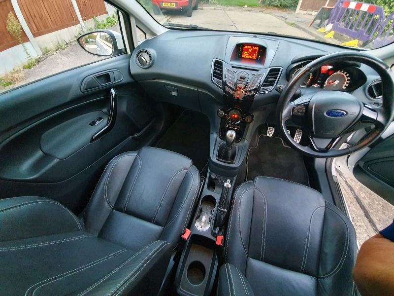 2011 Ford Fiesta 1.6 image 6