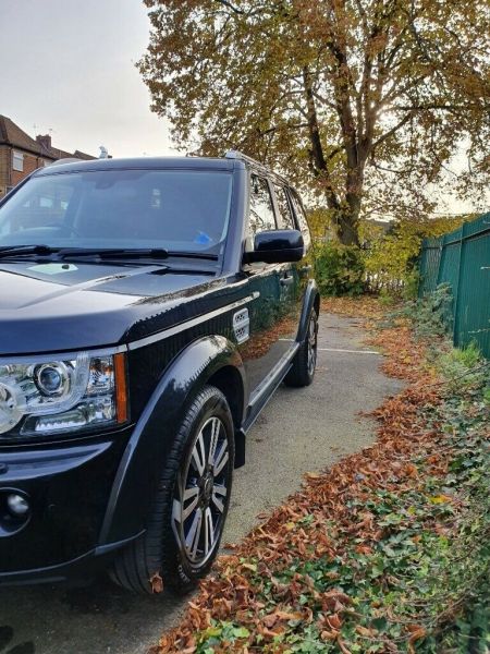 2011 Land Rover Discovery 4 image 3