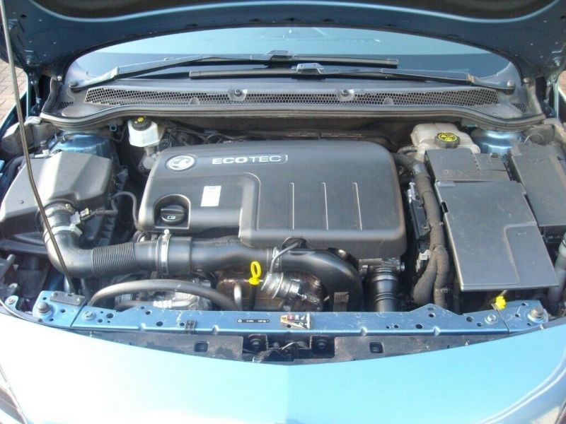 2013 Vauxhall Astra Sri 1.7 Cdti 5dr image 9