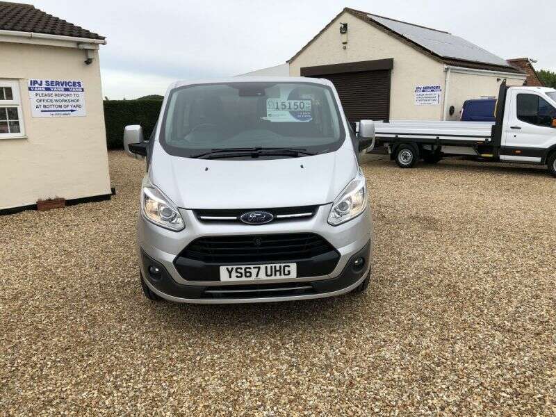 2017 Ford Transit Tourneo 310 5dr image 2