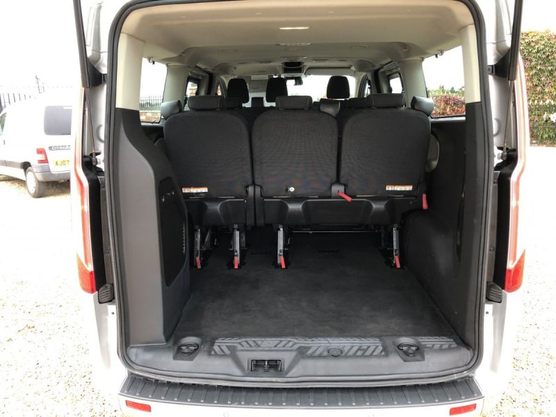 2017 Ford Transit Tourneo 310 5dr image 5