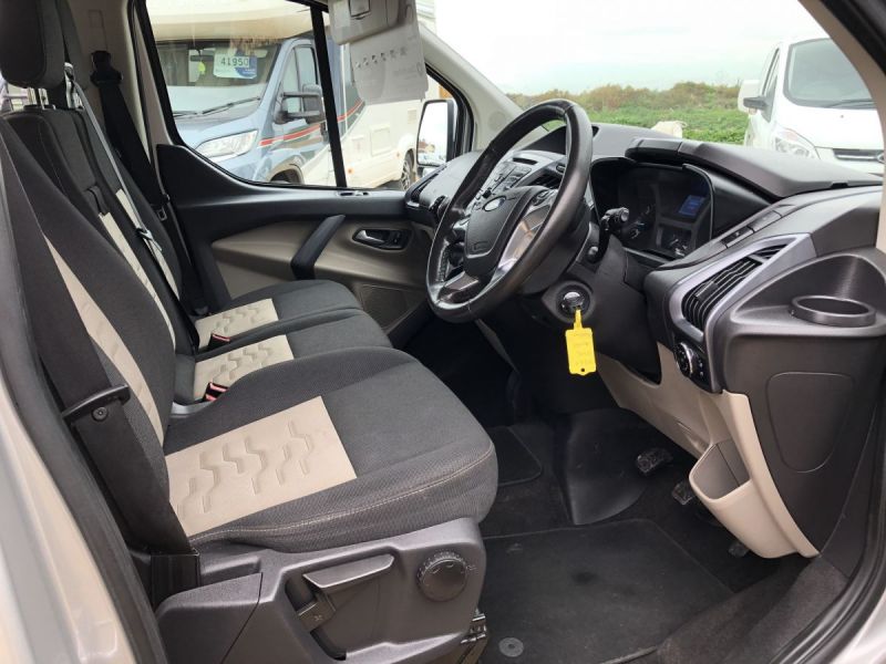 2017 Ford Transit Tourneo 310 5dr image 9