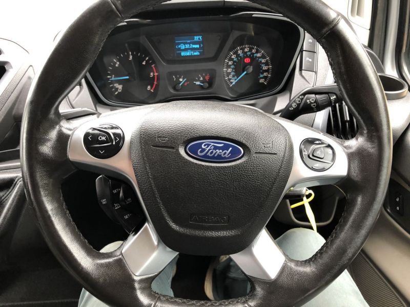 2017 Ford Transit Tourneo 310 5dr image 12