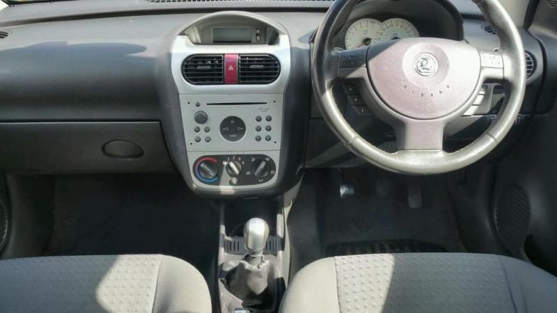 2003 Vauxhall Corsa 1.2 SXi image 5