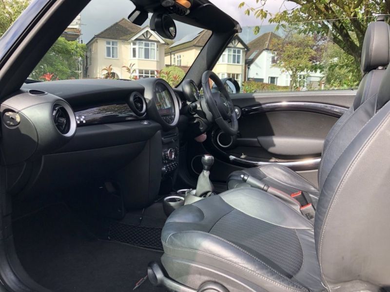 2011 Mini 1.6 John Cooper Works 2dr image 12