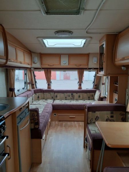 2004 Abbey GTS 417 4 Berth image 3