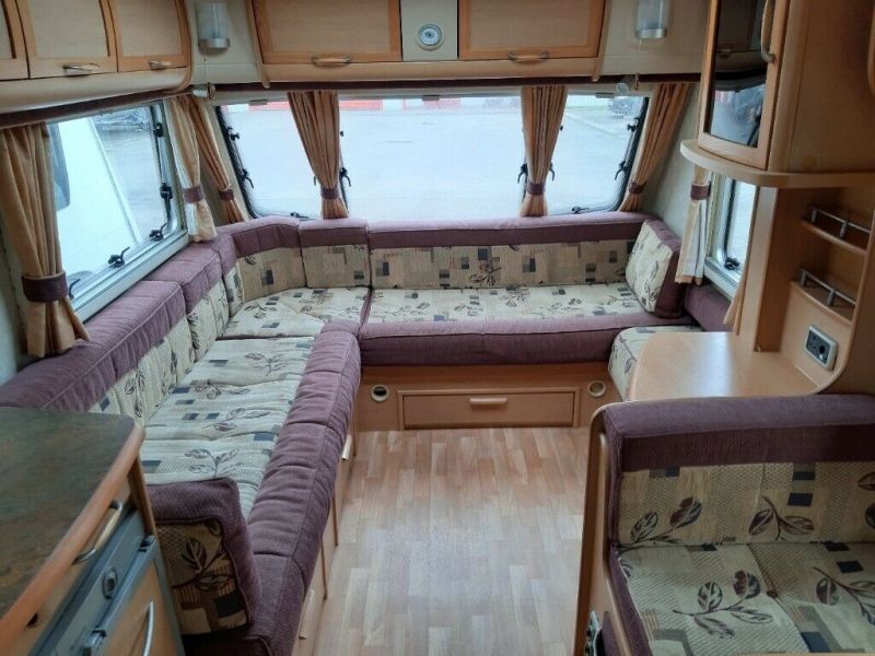 2004 Abbey GTS 417 4 Berth image 4