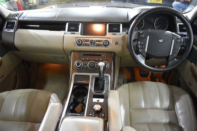 2010 Land Rover Range Rover 3.6 Tdv8 Sport Hse 5dr image 9