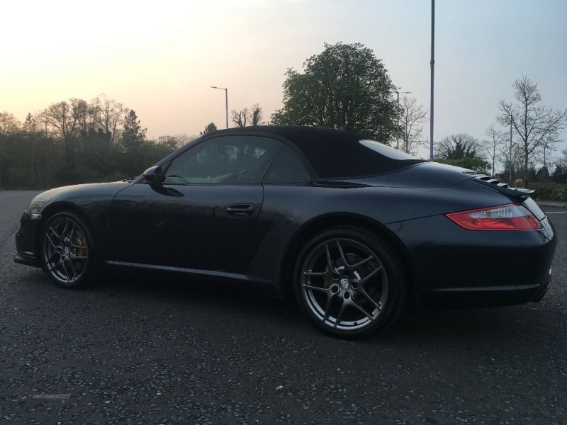 2006 Porsche 911 Carrera 2 Convertible Tiptronic image 4