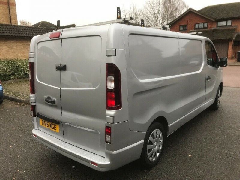 2015 Vauxhall Vivaro image 4