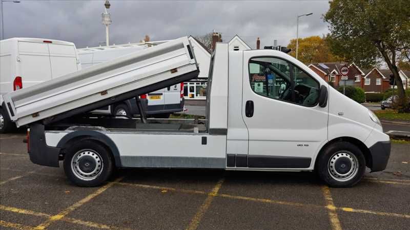 2009 Renault Trafic LL29 LWB DCI image 1