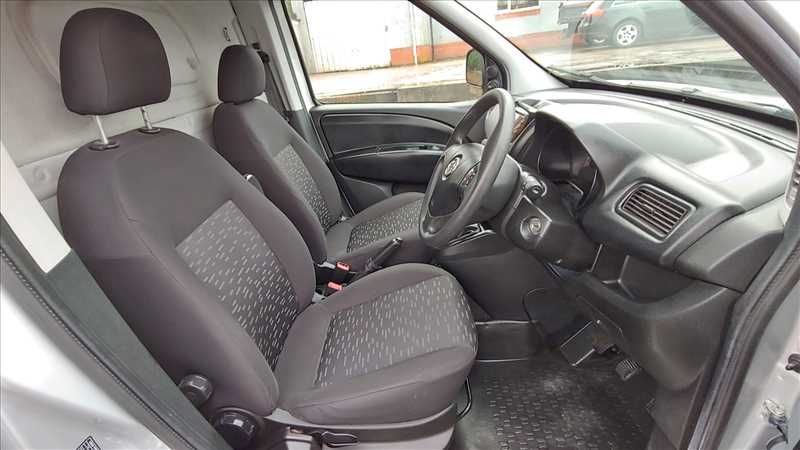 2015 Vauxhall Combo 2300 L2H1 LWB 1.6 CDTI image 8