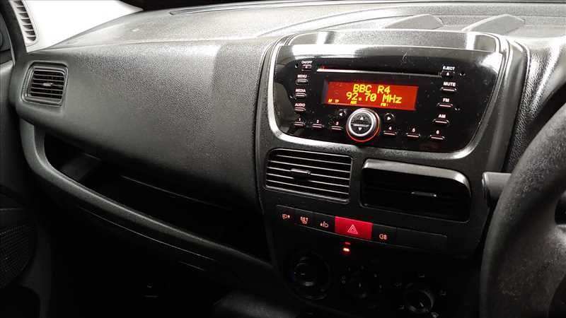 2015 Vauxhall Combo 2300 L2H1 LWB 1.6 CDTI image 12