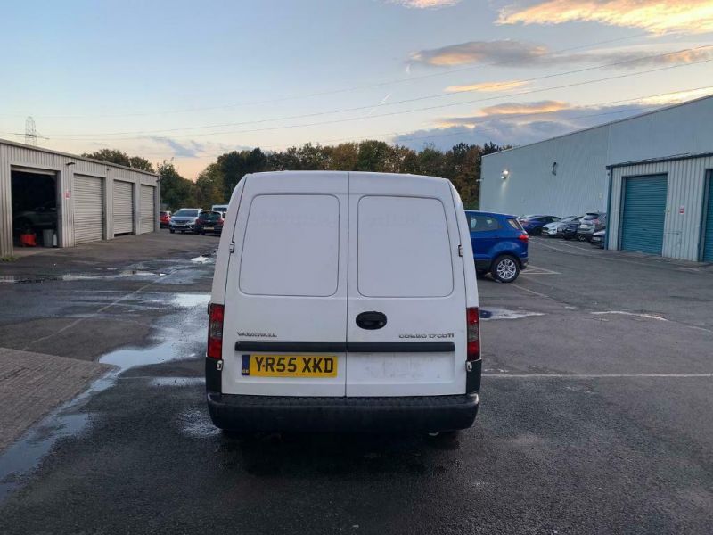 2005 Vauxhall Combo 1.7cdti image 4