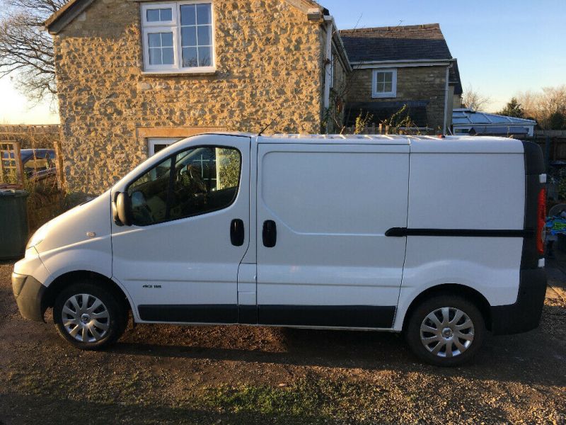 2009 Renault Trafic SWB 2.0 image 2