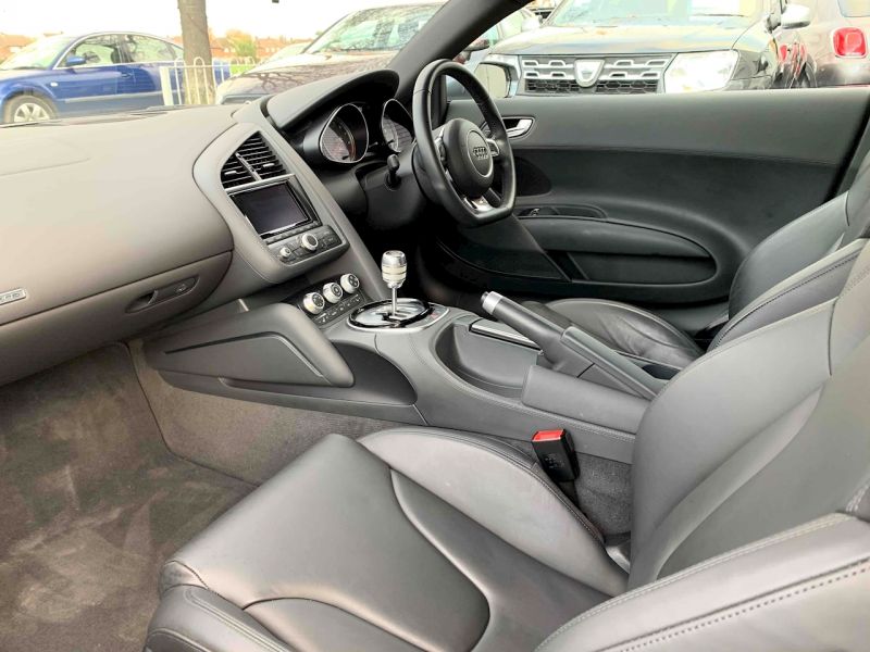 2014 Audi R8 V8 Quattro image 6