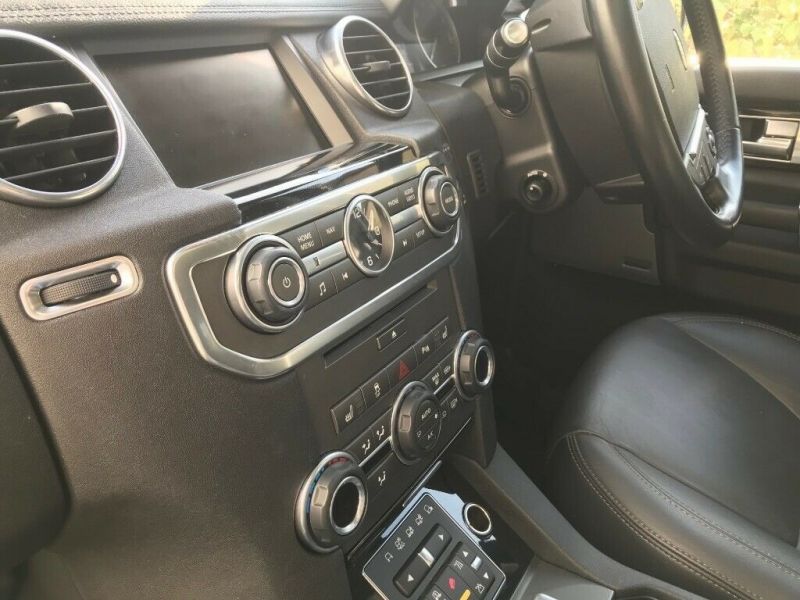 2012 Land Rover Discovery 4 3.0 SD V6 HSE 5dr image 4