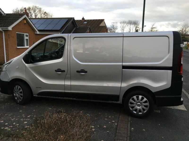 2015 Renault Trafic SL27 Business DCI Van 1.6 image 9