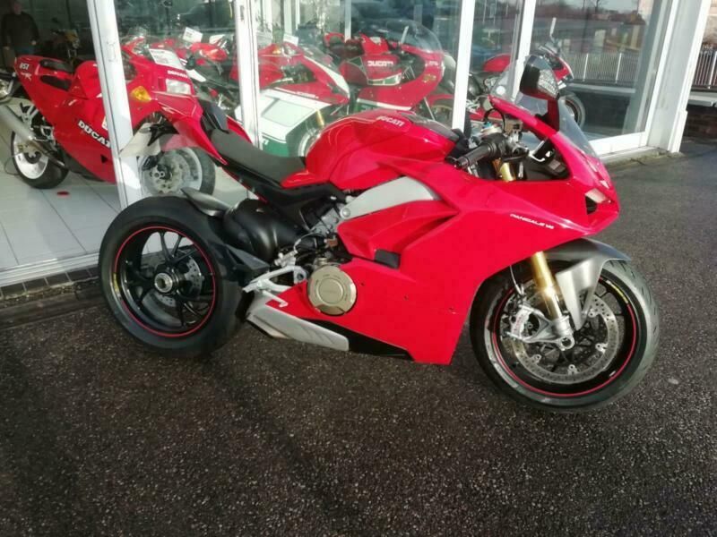 2018 Ducati Panigale V4 S image 11