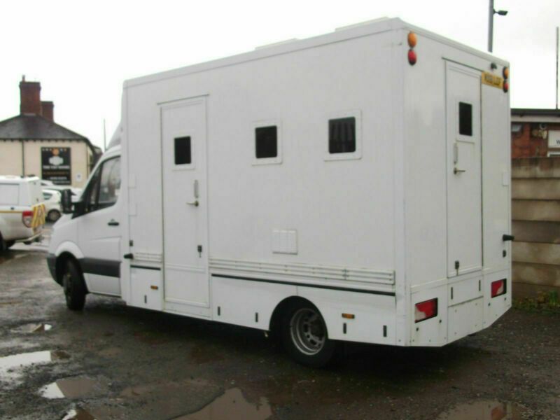 2011 Mercedes-Benz Sprinter image 5