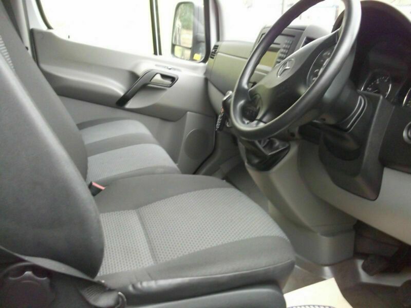 2011 Mercedes-Benz Sprinter image 7