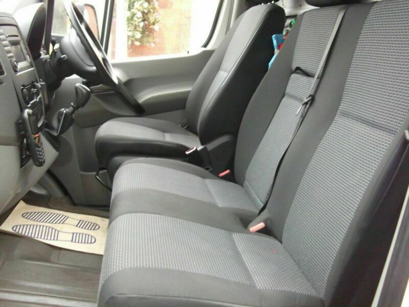 2011 Mercedes-Benz Sprinter image 12