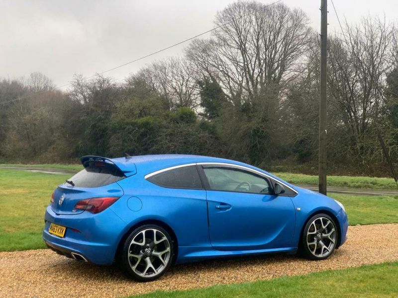 2013 63 Vauxhall Astra 2.0 GTC VXR 3DR image 1