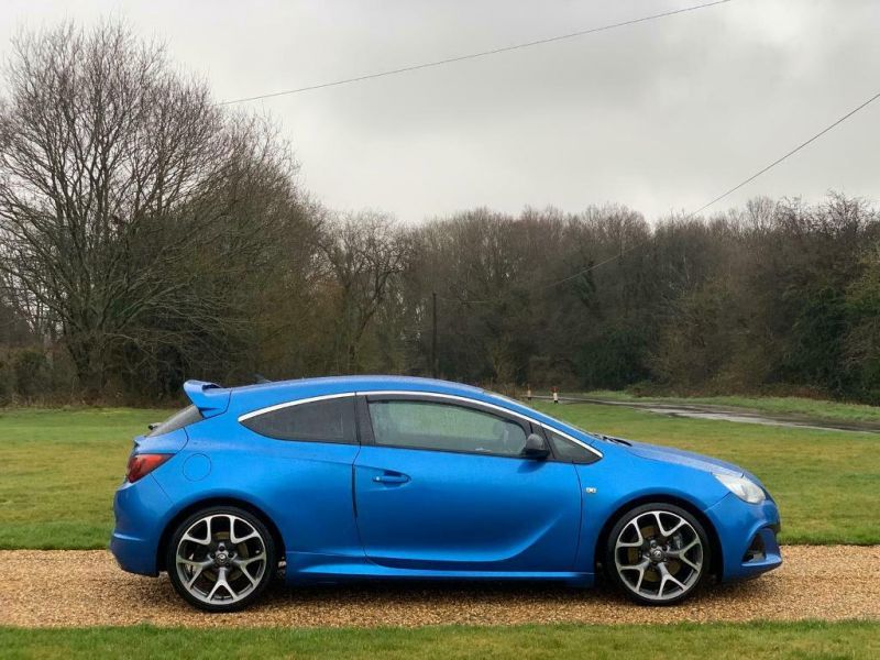 2013 63 Vauxhall Astra 2.0 GTC VXR 3DR image 2