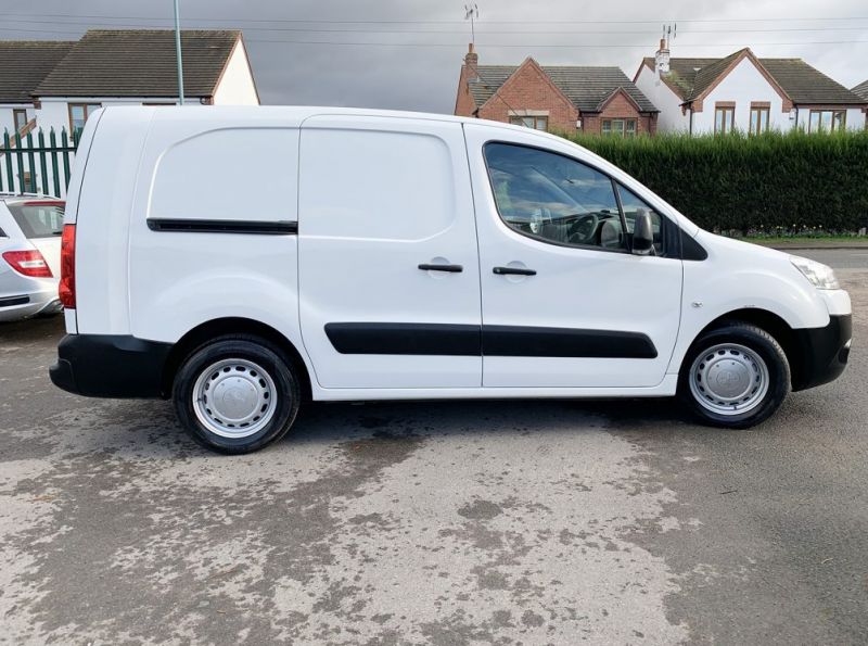 2012 Peugeot Partner 1.6 Hdi S L2 Crew Van 4dr image 4