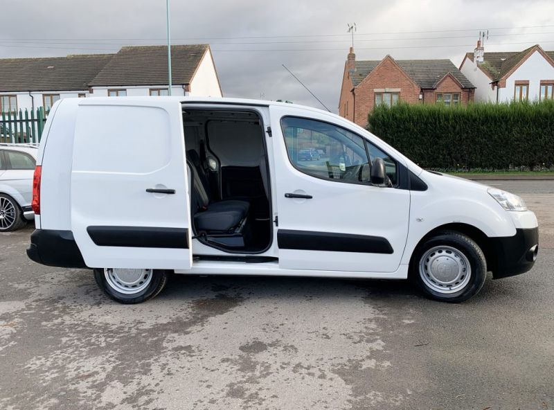 2012 Peugeot Partner 1.6 Hdi S L2 Crew Van 4dr image 8