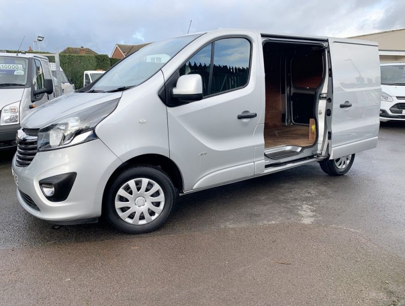 2016 Vauxhall Vivaro 1.6 Cdti 2700 Biturbo Ecoflex Sportive 5dr image 8