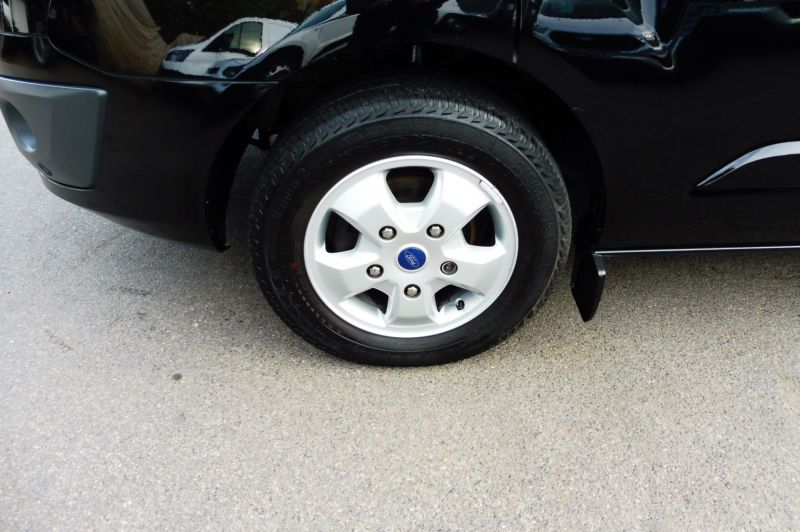 2017 Ford Transit Custom 310 Limited 6 Seat Combi 2.0 Tdci image 9