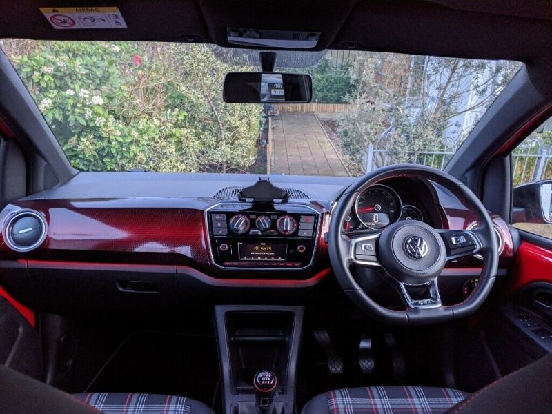 2019 Volkswagen Up GTI image 3