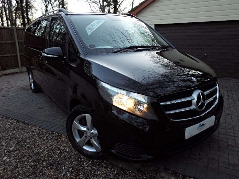 2015 Mercedes V Class V220 SE image 1