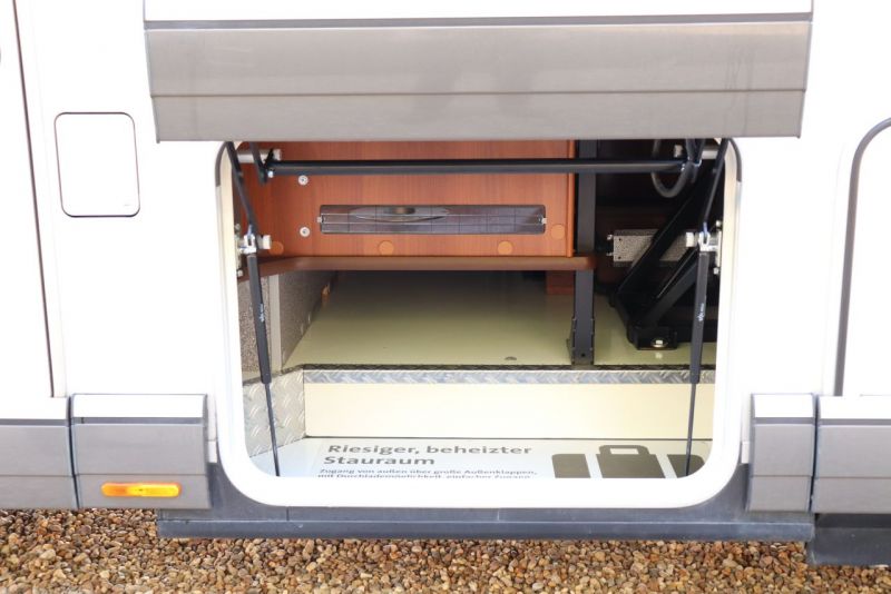 2015 Carthago Chic E-Line I50 Yachting image 5