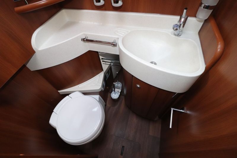 2015 Carthago Chic E-Line I50 Yachting image 13