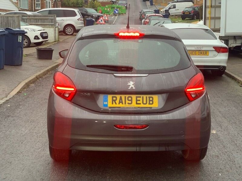 2019 Peugeot 208 1.5 Blue HDI Active image 4