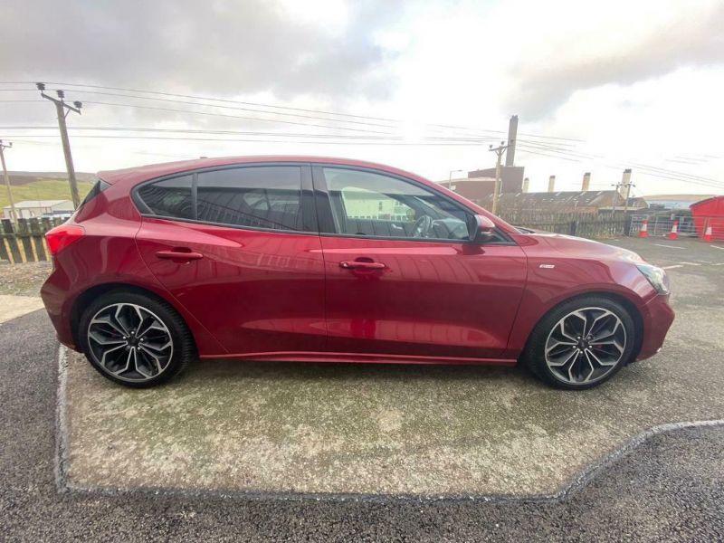 2019 Ford Focus image 2