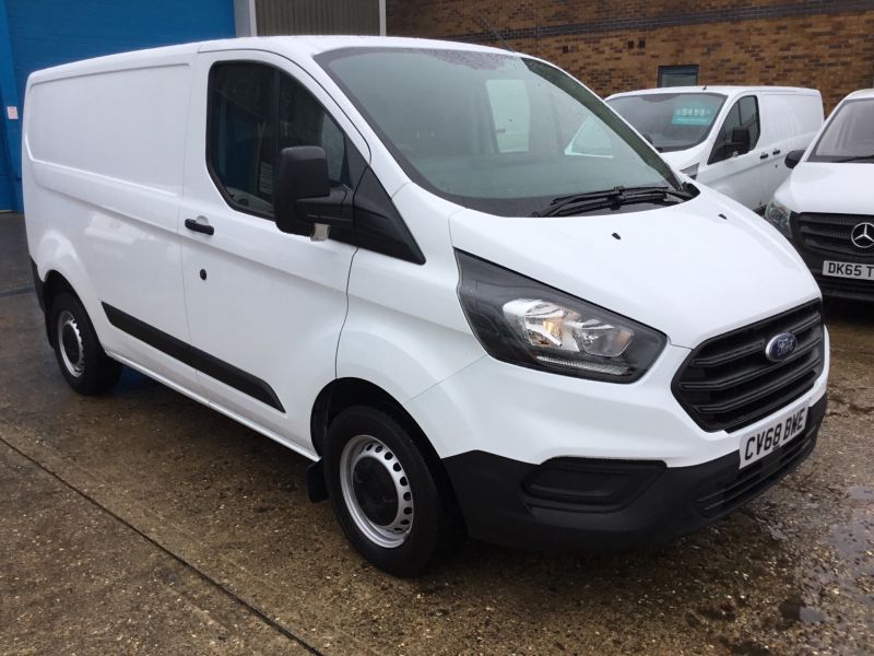 2018 Ford Transit Custom 300 2.0 TDCi 105ps Low Roof Van image 1