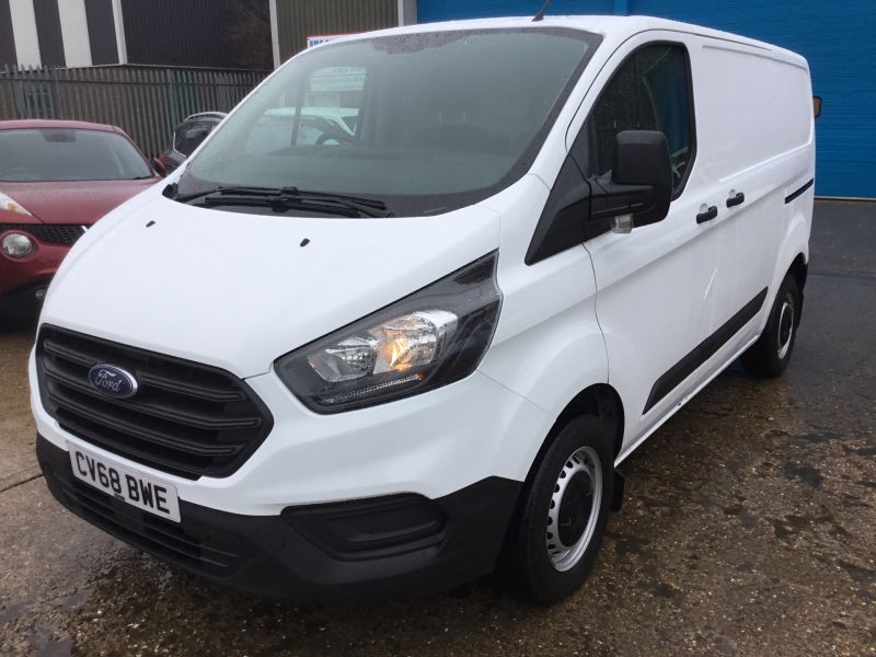 2018 Ford Transit Custom 300 2.0 TDCi 105ps Low Roof Van image 2