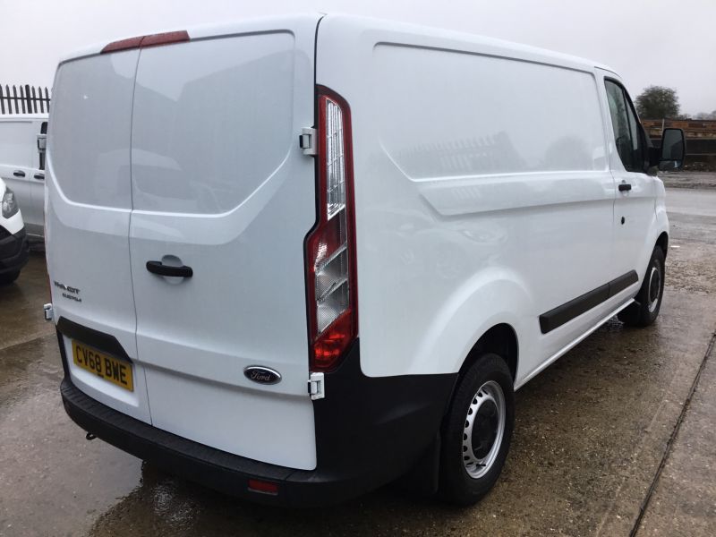 2018 Ford Transit Custom 300 2.0 TDCi 105ps Low Roof Van image 4