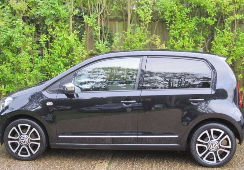 2015 Volkswagen up! Hatch 1.0 5dr image 2