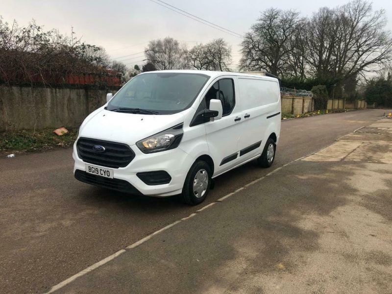 2019 Ford Transit Custom image 2