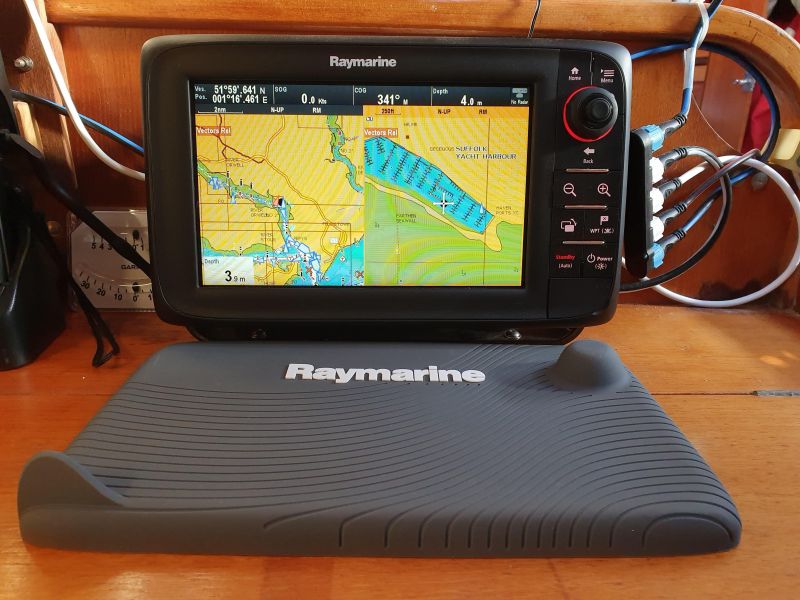 1988 Oyster Lightwave 395 image 4