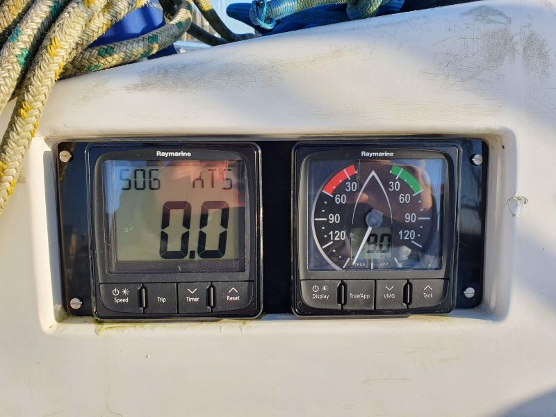 1988 Oyster Lightwave 395 image 7