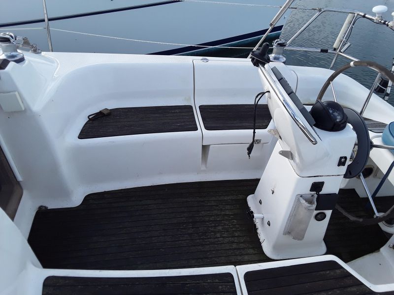 2002 Bavaria 34 Cruiser image 16