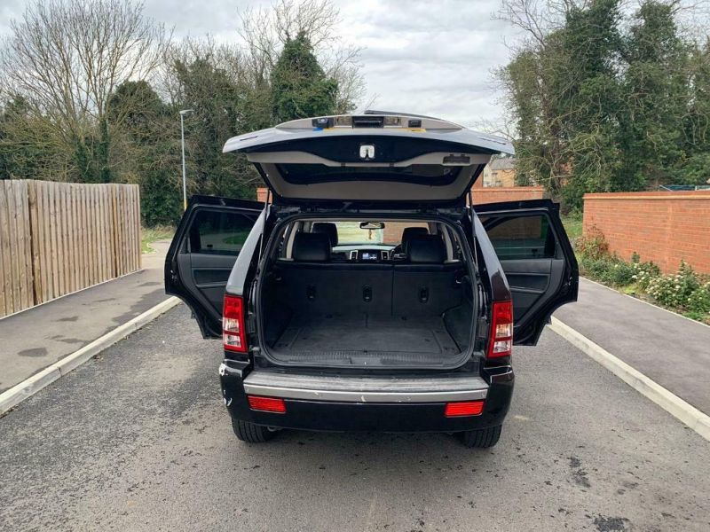 2008 Jeep Cherokee Overland image 7