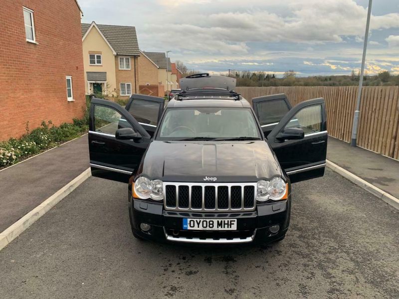 2008 Jeep Cherokee Overland image 8