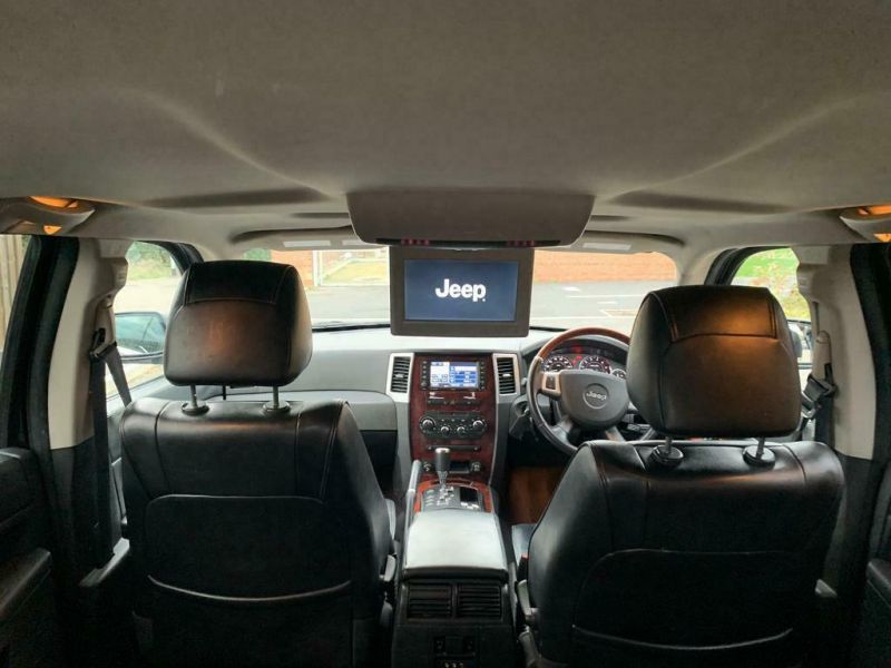 2008 Jeep Cherokee Overland image 9